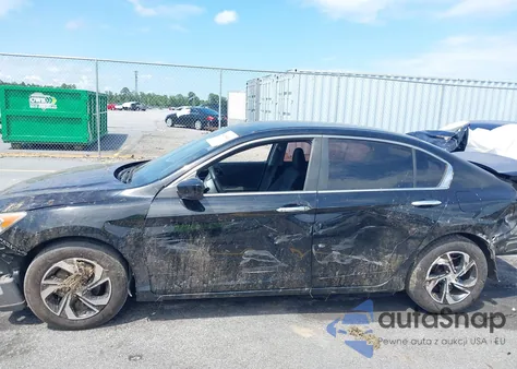 2017 Honda Accord Lx z USA, uszkodzony, nr VIN 1HGCR2F35HA014144